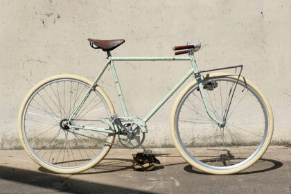 The Thin Green Lyon: Silvère's Motoconfort Around-Towner